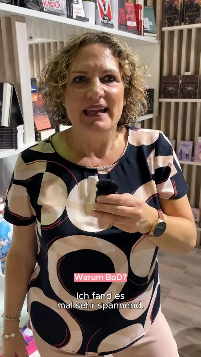 Wieso veröffentlichen eigentlich manche Autor*innen ganz bewusst im Self-Publishing, statt den klassischen Weg über einen Verlag zu gehen?

Auf der Frankfurter Buchmesse haben wir einige unserer Autor*innen gefragt & sie teilen mit uns ihre Erfahrungen, rund um Schreibtipps, Entscheidungen im Veröffentlichungsweg und teilen Fehler, die sie vorher gerne selbst gewusst hätten. ❤️

In diesem Reel erzählt uns @doris.r.thomas.autorin, warum sie den Weg ins Self-Publishing gegangen ist & warum das genau der richtige Ort für ihre Bücher ist. 🥰

👉🏻 Wenn ihr mögt, erzählt doch mal gerne, wie und warum ihr eure Bücher so veröffentlicht, wie ihr es tut. Wir freuen uns auf den Austausch in den Kommentaren. 💌

SELFPUBLISHING | BUCH VERÖFFENTLICH | BUCHVERÖFFENTLICHUNG | LIEBESROMAN