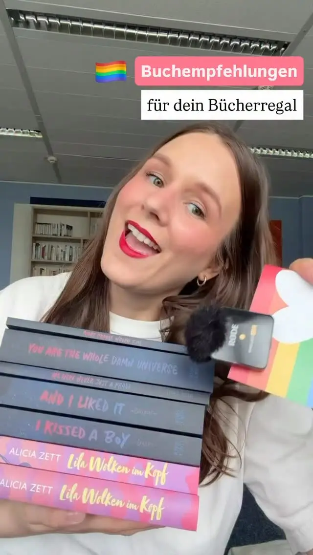 Wir haben zwei Buchempfehlungen von @aliciazett und @lisaf.olsen für euch, passend zum Pride Month Juni ♥️

Und wir würden diesen Post gerne nutzen, damit ihr von euren 🫶🏻-queeren Büchern erzählen könnt. 

👉🏻 Also: Welche Bücher haben euch besonders berührt? Welche Geschichten gehören in die große, weite Welt geschrien, damit noch möglichst viele andere sie lesen können? Welche Bücher möchtet ihr einfach empfehlen? Lasst uns gerne mal eine kleine Sammlung hier in den Kommentaren erstellen. 🏳️‍🌈

PRIDE MONTH | QUEER BOOKS | LGBTQIA | BUCHLIEBE | BOOKSTAGRAM