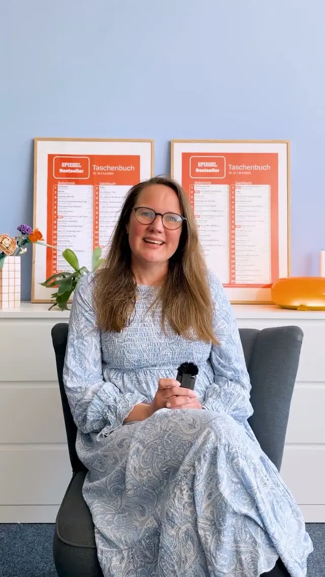 Nachdem wir euch zuletzt 3 Mitarbeiter*innen aus unserem Kund*innenservice-Team vorgestellt haben, geht es heute mit einem Einblick in unser Marketing-Team weiter. Denn im Hintergrund gibt es ganz viele Menschen, die dafür sorgen, dass eure Bücher das Licht der Welt erblicken und für den Buchmarkt sichtbar werden 🥰 ✨

In diesem Video lernt ihr Annika kennen. ♥️ 

👉🏻 Wie sieht ein typischer Tag im Kundenservice bei BoD für dich aus?
👉🏻 Was genau bedeutet „Performance Marketing“ im Kontext von Büchern?
👉🏻 Welche Plattformen funktionieren aktuell besonders gut, um Bücher zu bewerben?
👉🏻 Video-Ad oder statisches Bild?

💌 Habt ihr Fragen an Annika? Dann schreibt uns doch gerne in die Kommentare. 🫶🏻
BEHIND THE SCENES | OFFICE LIFE | MARKETING | BoD TEAM