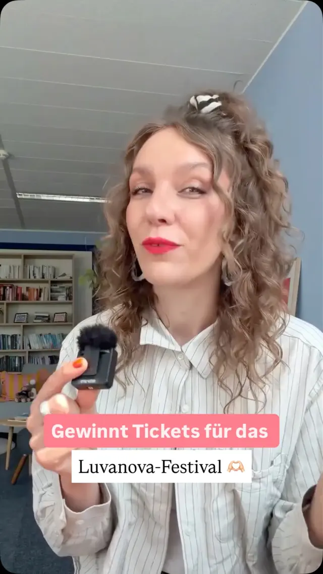 Wir sind am 5. September auf dem @luvvanova.bookfest - einem Open-Air-Literaturfestival rund um das Thema Romance, Romantasy und Dark Romance. 💌 

Insgesamt sind 20 Autorinnen vor Ort und neben Panels, Lesungen und Signierstunden gibt es auch noch tolle Workshops, DIY-Events, Yoga-Sessions und am Ende einen Tagesabschluss mit DJ. 🤸🏻‍♀️ 

🎟️ Und weil wir euch natürlich auch gerne dabei hätten, verlosen wir insgesamt 4 Tickets an euch! 💖 
👉🏻 Um an unserem Gewinnspiel teilzunehmen, verratet uns einfach in den Kommentaren, mit wem ihr gerne den Tag auf der Burg Satzvey verbringen möchtet und warum ihr deshalb unbedingt ein Ticket braucht. 

Unter allen Teilnehmenden verlosen wir dann am 14. August die Tickets. 🫶🏻 

Das Gewinnspiel steht in keiner Verbindung zu Instagram. Unsere Teilnahmebedingungen findet ihr hier: https://www.bod.de/gewinnspiel-agb

LUVANOVA FESTIVAL | BUCHFESTIVAL | LITERATURFESTIVAL